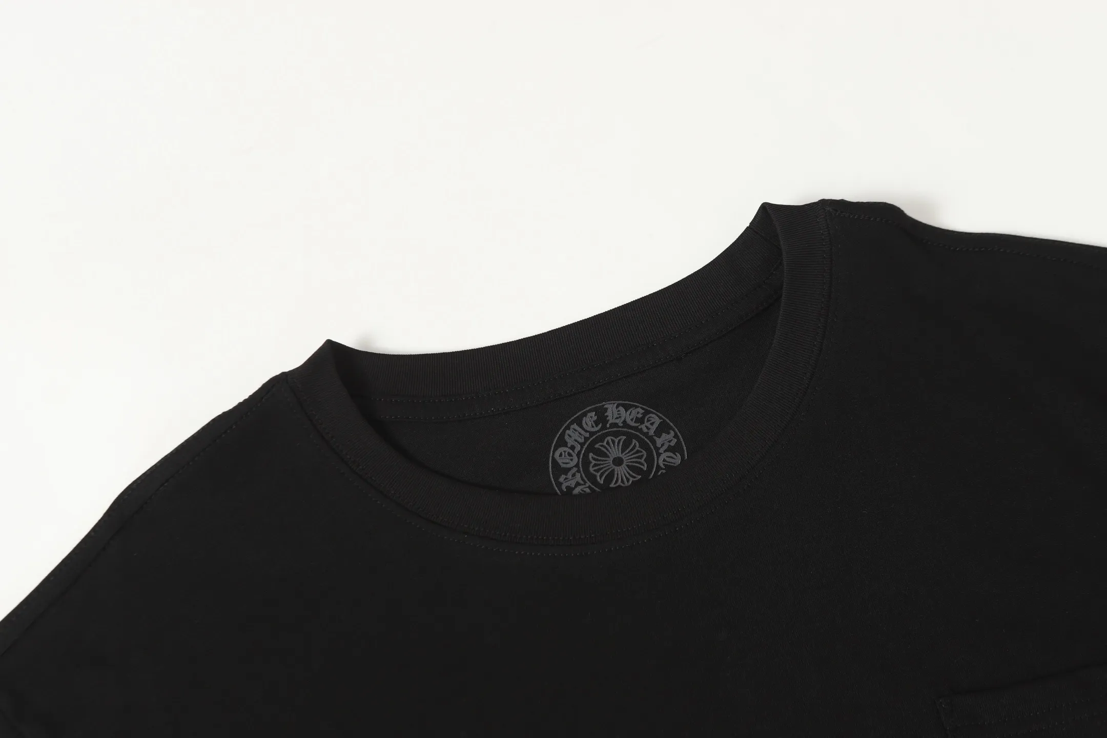 P160 -Chrome Hearts/Chrome Hearts 23ss color cross✝️Sanskrit letter printed short-sleeved T-shirt -High weight, high density and high quality. The wool is soft, delicate and skin-friendly. It feels soft and silky. It has excellent warmth and skin-friendly properties.